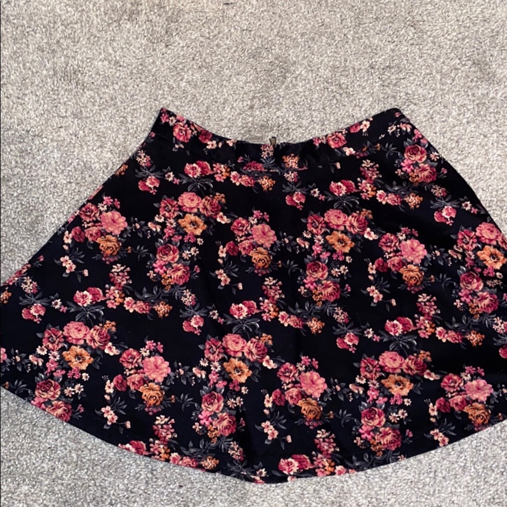 XS Forever 21 floral skirt